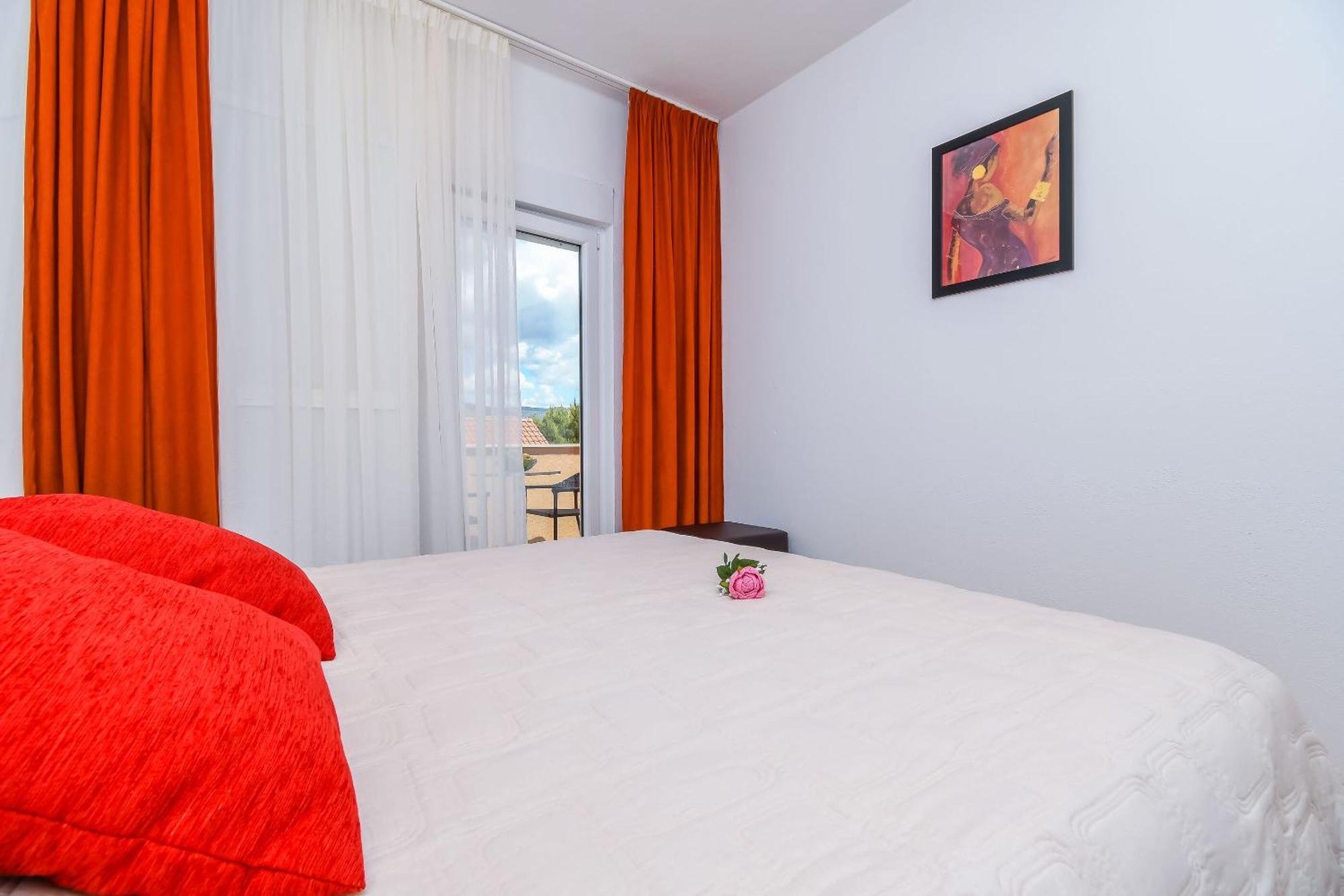 Apartments Tonka Округ-Доньи Экстерьер фото