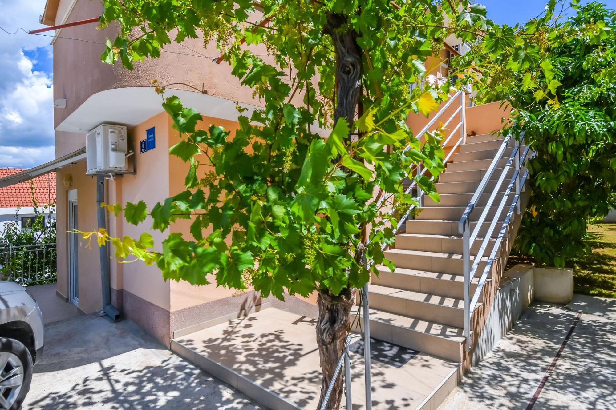 Apartments Tonka Округ-Доньи Экстерьер фото